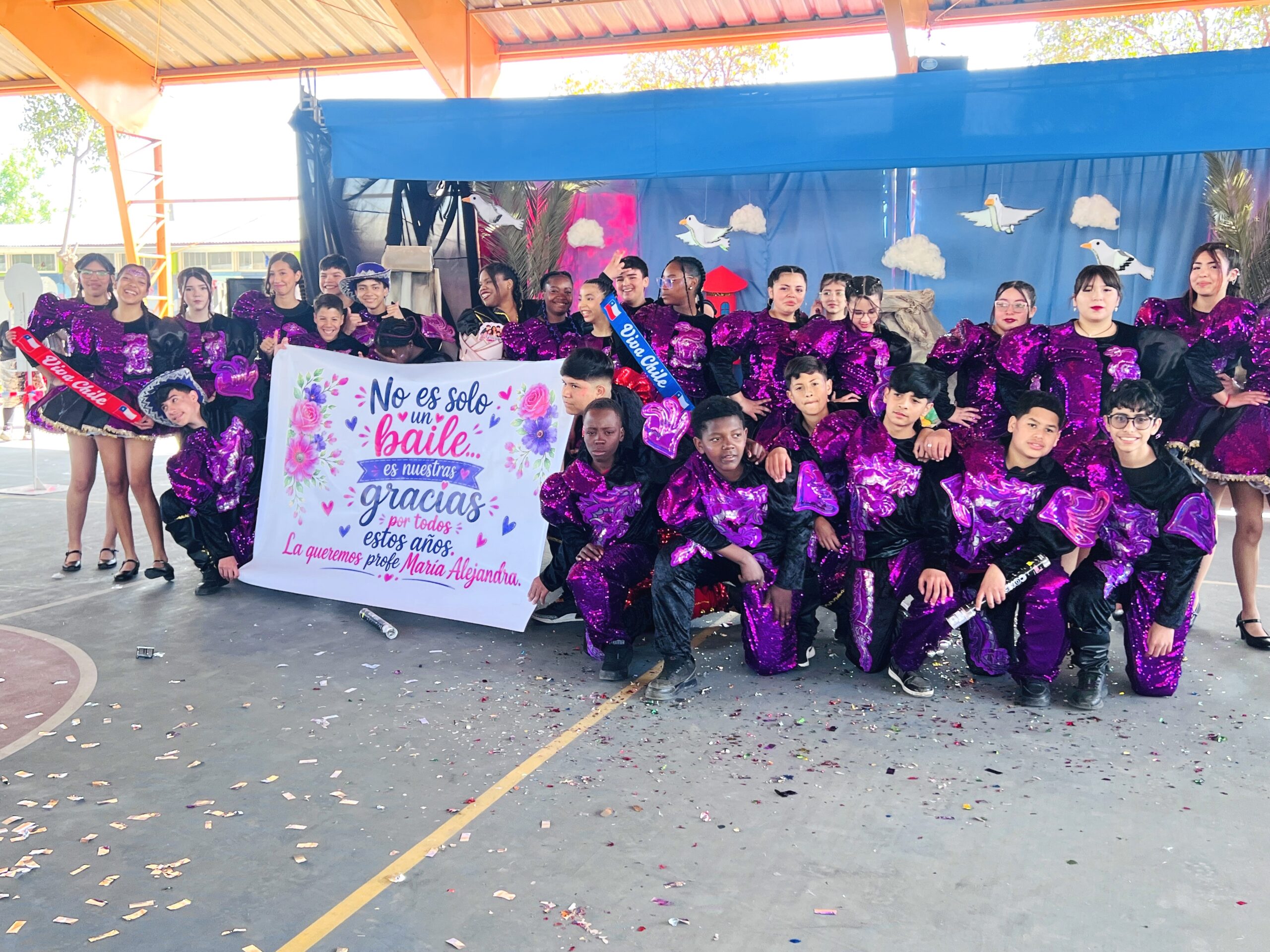 Estudiantes de 8.º básico durante el baile Andu – Caporal (15 de 15)