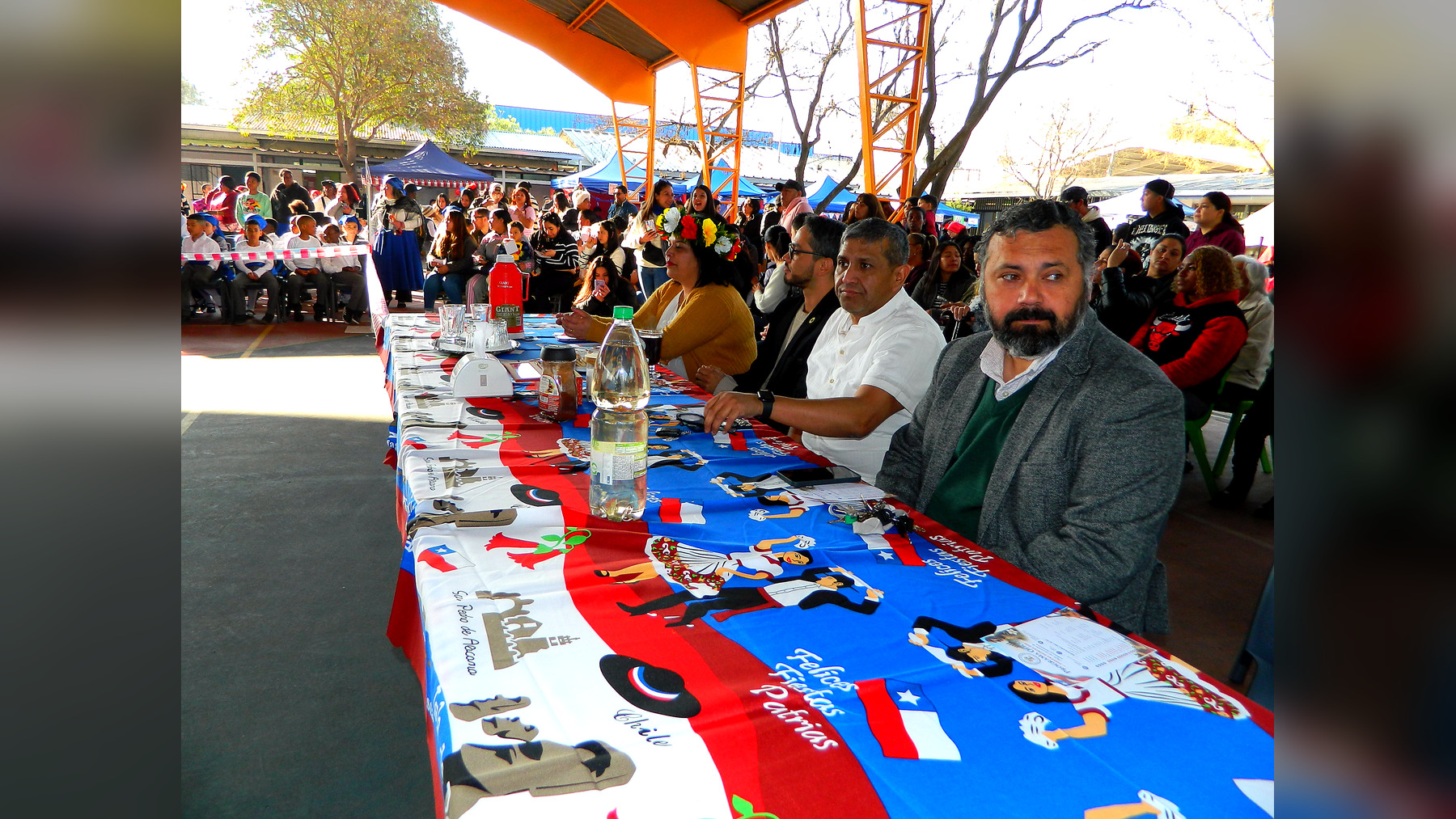 Autoridades e invitados especiales durante el Acto de Fiestas Patrias 2026, fotografía 1