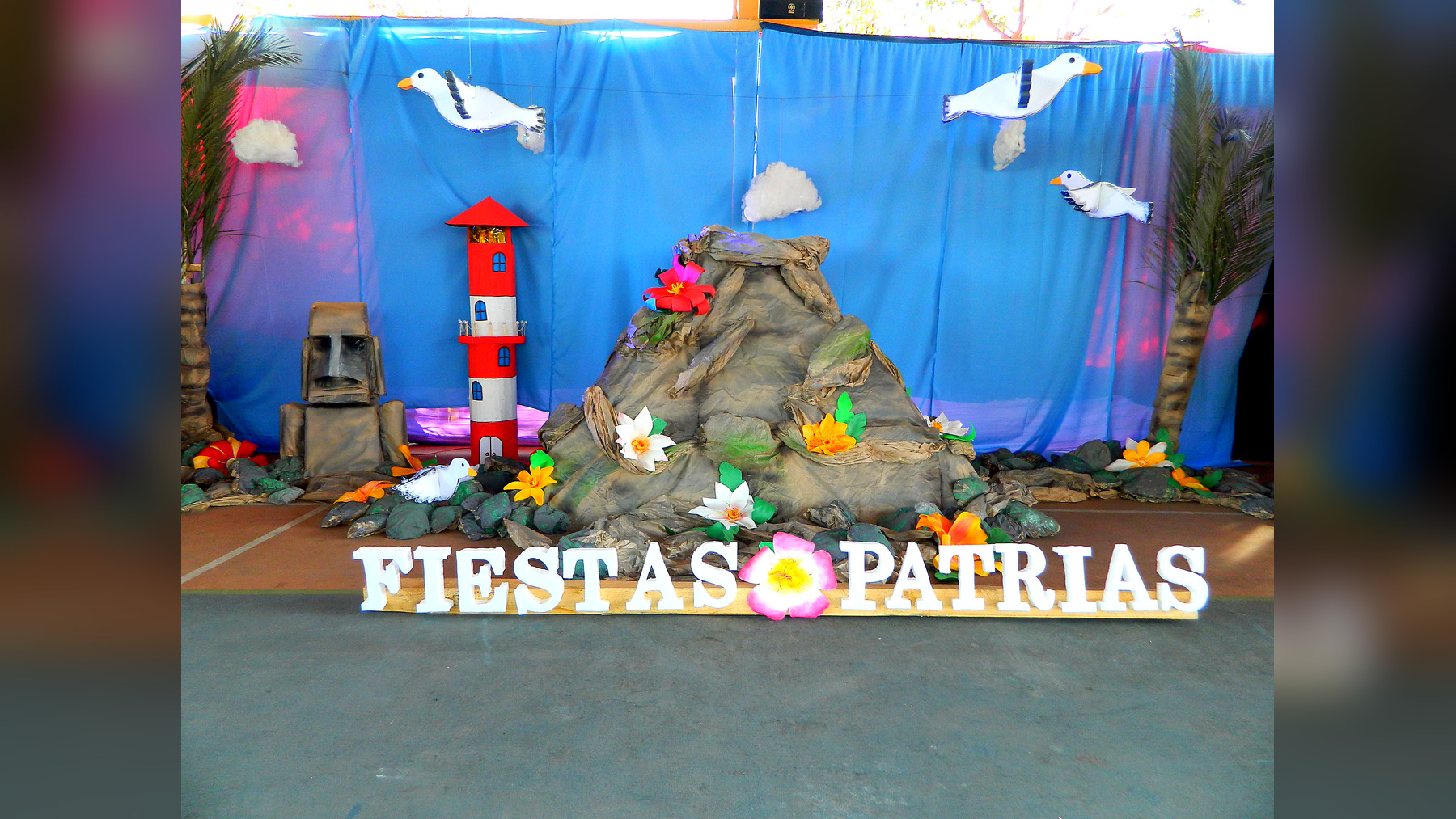 Escenario y ambientación del Acto de Fiestas Patrias 2026, fotografía 2