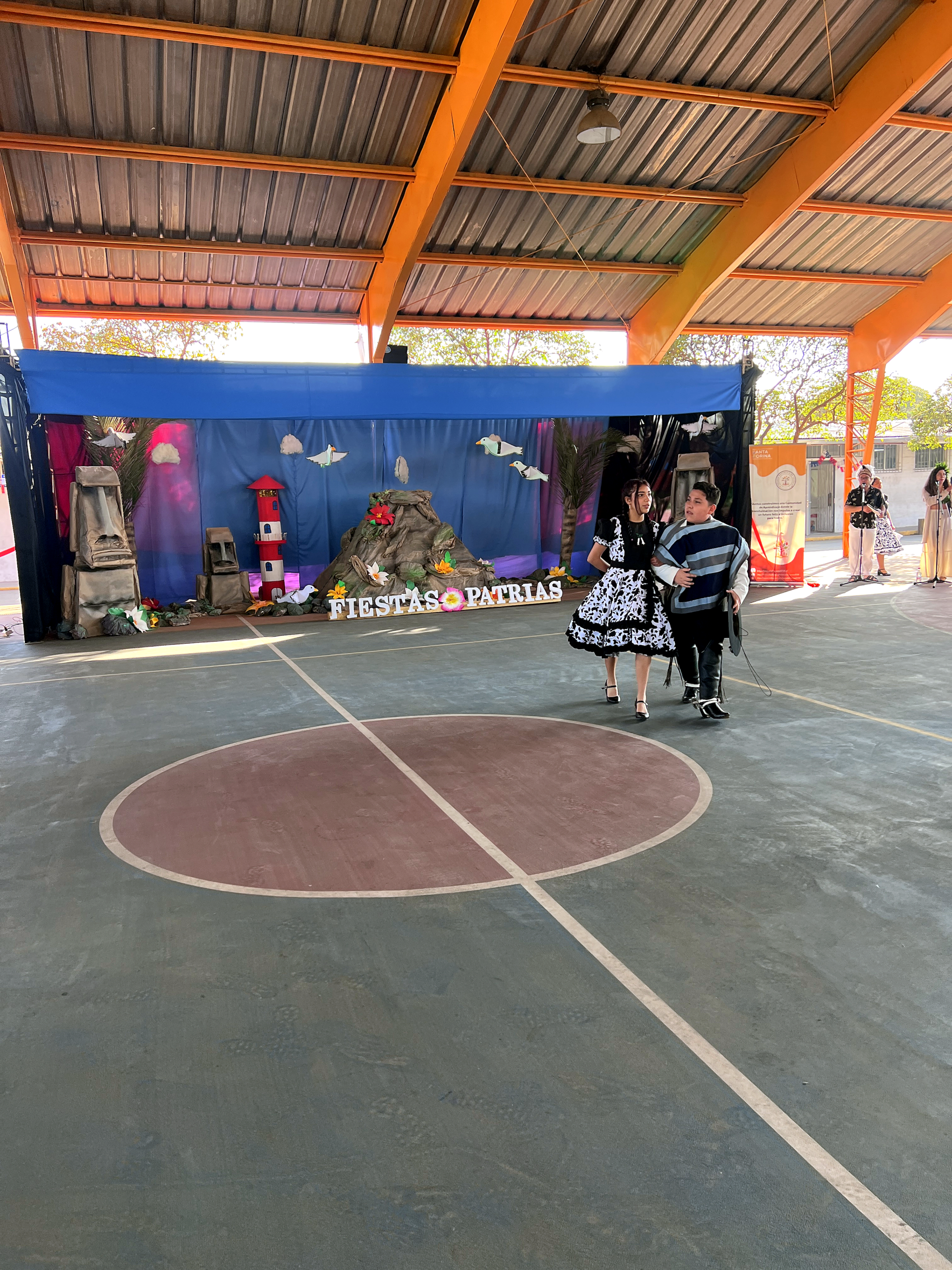 Presentación de cueca de funcionarios - fotografía 2