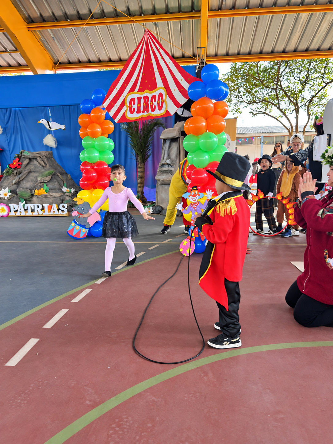 Momento artístico de Kínder en la presentación Circo