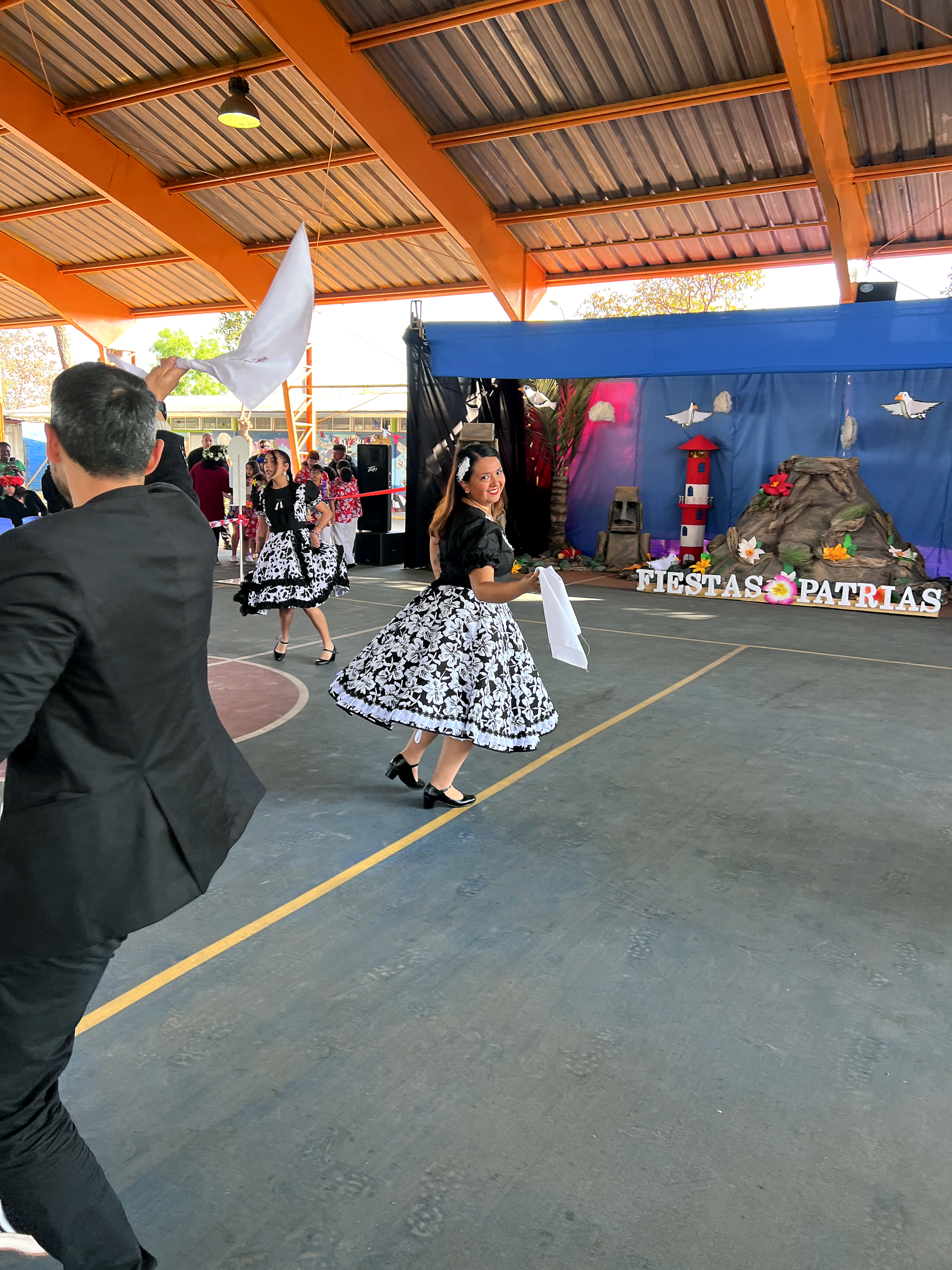 Presentación de cueca de funcionarios - fotografía 6