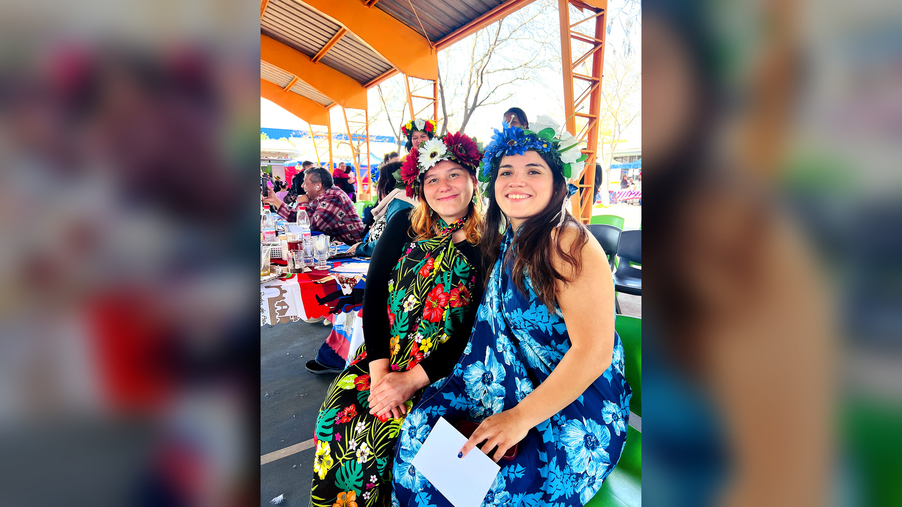 Funcionarios y funcionarias de la Escuela República de Francia en el Acto de Fiestas Patrias 2026, fotografía 4