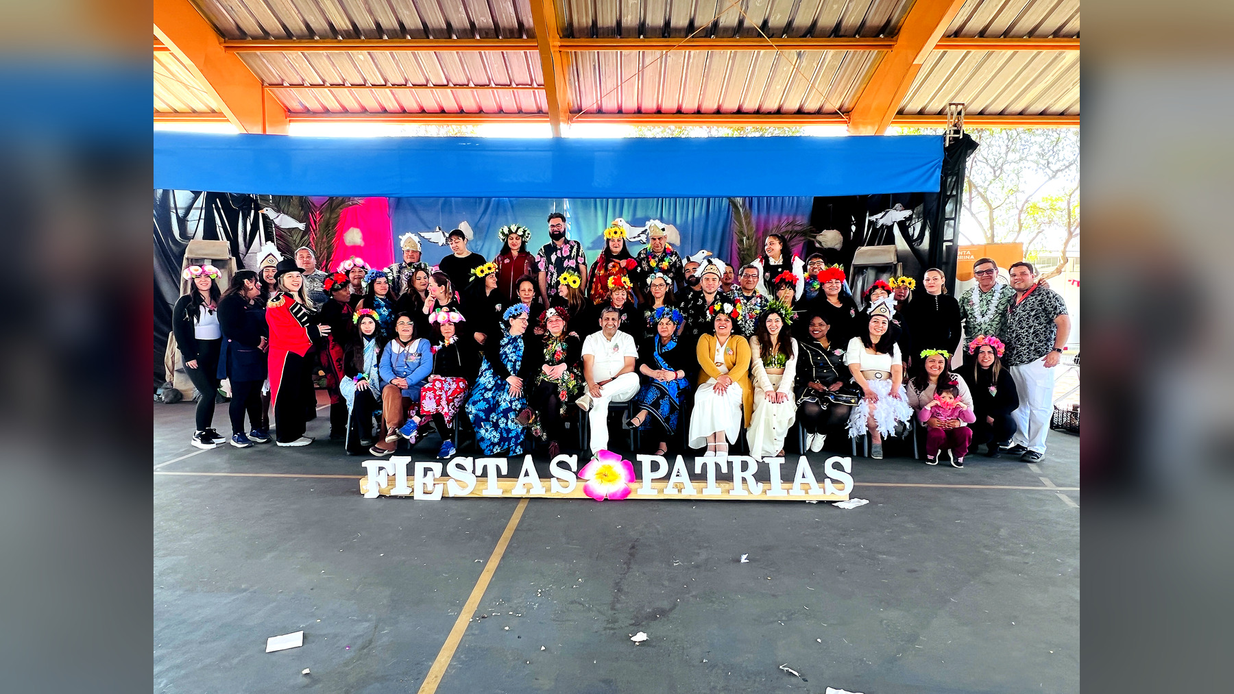 Funcionarios y funcionarias de la Escuela República de Francia en el Acto de Fiestas Patrias 2026, fotografía 10